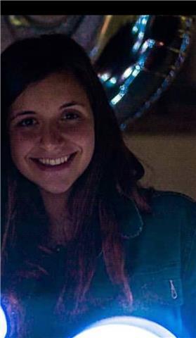 Studentessa di ingegneria chimica e biochimica al terzo anno. diploma di liceo scientifico