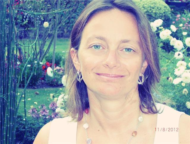 Laureata in lingue (russo e inglese) impartisce lezioni di inglese a tutti i livelli