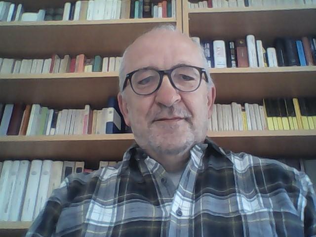 Docente 65-enne con lunga esperienza si offre nelle materie indicate a studenti di medie e superiori