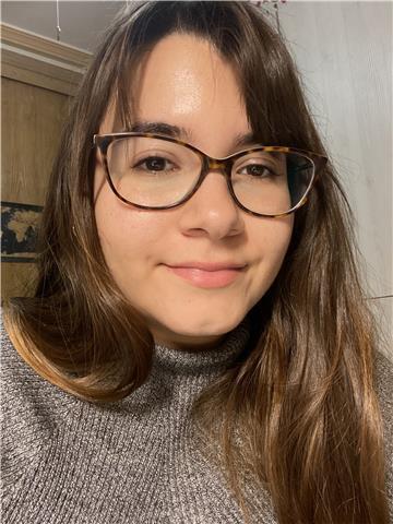 Me ofrezco para dar clases particulares de diferentes materias como son lengua, latín o griego