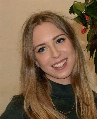 Ragazza neolaureata in possesso di certificazioni ed esperienza annuale di studio negli Stati Uniti offre lezioni di inglese a bambini, ragazzi e adulti