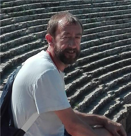 Laureato in Scienze Politiche - Indirizzo Internazionale - (Vecchio Ordinamento)