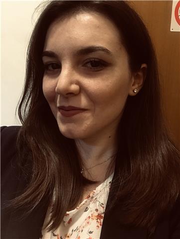 Laureata in biologia molecolare e applicata impartisce ripetizioni in biologia, chimica inorganica, biochimica, matematica, italiano, storia, geografia ecc