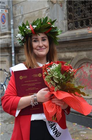 LAUREATA IN LINGUE STRANIERE OFFRO RIPETIZIONI DI INGLESE, SPAGNOLO, ITALIANO, FRANCESE, STORIA E GEOGRAFIA