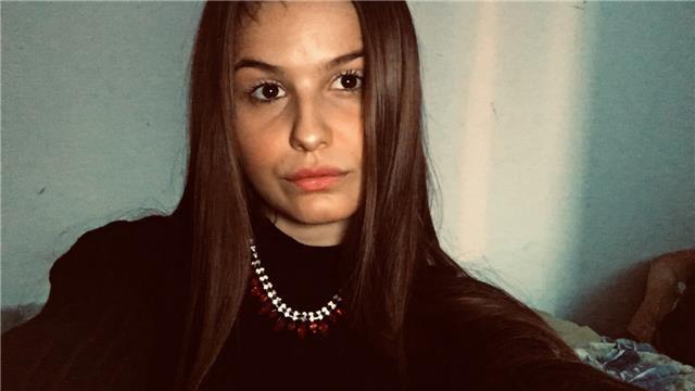 Offro ripetizioni a bambini e ragazzi oramai da 4 anni. Sono diplomata al liceo linguistico e frequento l’università.
Posso aiutare nei compiti e nello studio delle seguenti materie: inglese, francese, tedesco (fino alle superiori); tutte le altre materie