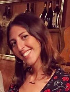 Ragazza laureata in scienze dell'educazione e dei processi formativi e laureanda in scienze pedagogiche si offre disponibile a impartire lezioni e ripetizioni di italiano e materie umanistiche oltre che tutoraggio allo studio