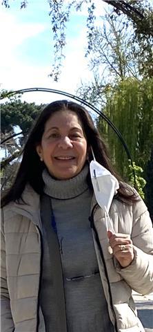 Profesora de inglés disponible para clases inglés online especializada en área conversacional