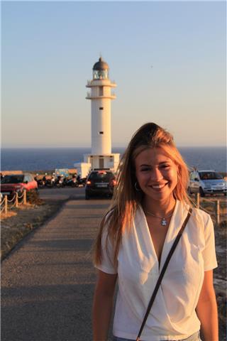 Ofereixo classes de repàs de totes les matèries a alumnes de primària i eso