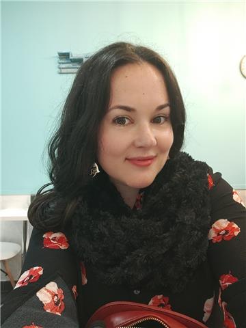 Licenciada en traducción con máster de profesorado en lengua inglesa ofrece clases de lengua, inglés y francés y apoyo escolar para infantil, primaria, secundaria y bachillerato