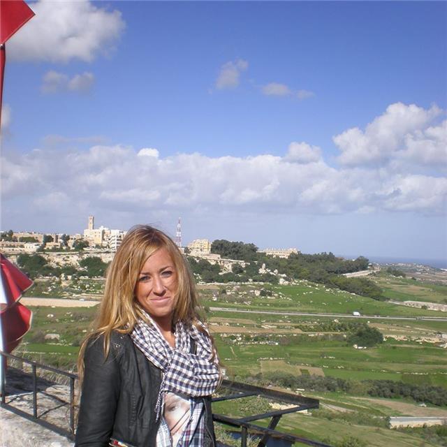 Doy clases particulares adaptadas a cada nivel del alumno. soy ingeniera caminos y llevo 15 años dando clases de apoyo