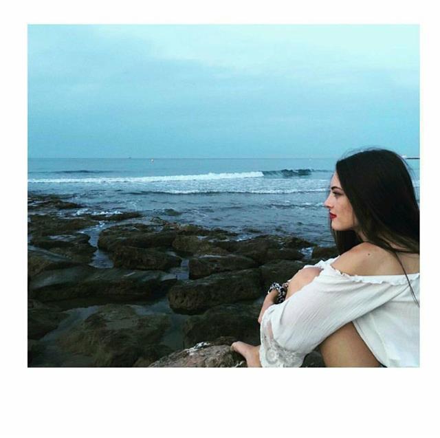 Doy clases económicas de biología, química, matemáticas, inglés nivel eso- bachillerato como refuerzo en las bien ayudo a niños pequeños