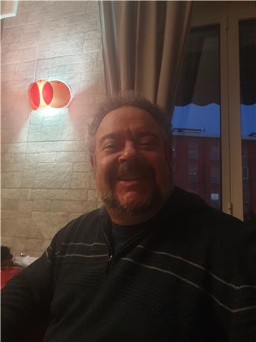 Laureato in sxienze politiche, certificato di lim, informatica e inglese c1 mi rendo disponibile per offrire lezioni ai bimbi elementari e medie. buon utilizzo del pc e dei programmi didattici. anche fuori milano