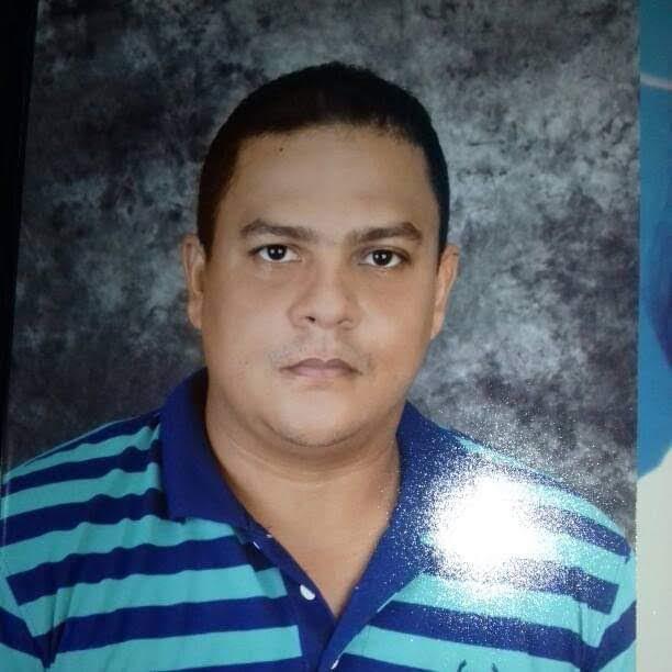 Licenciado matemáticas y especialista en estadística aplicada
