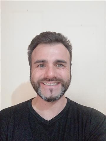 Docente e laureato in economia impartisce lezioni in diverse materie tecnico/scientifiche