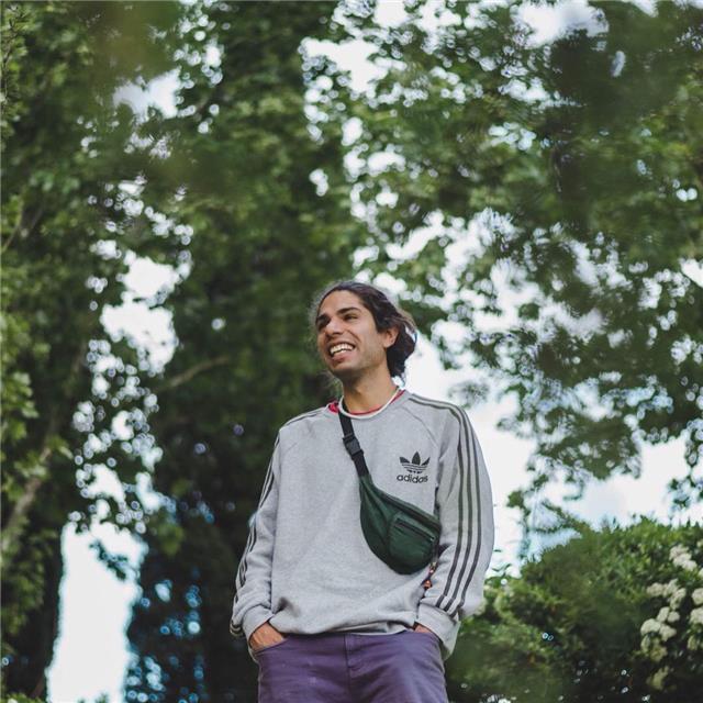 Profesor de inglés nativo , cualificado y con experiencia te ayudará a mejorar tu inglés. prueba una clase gratis