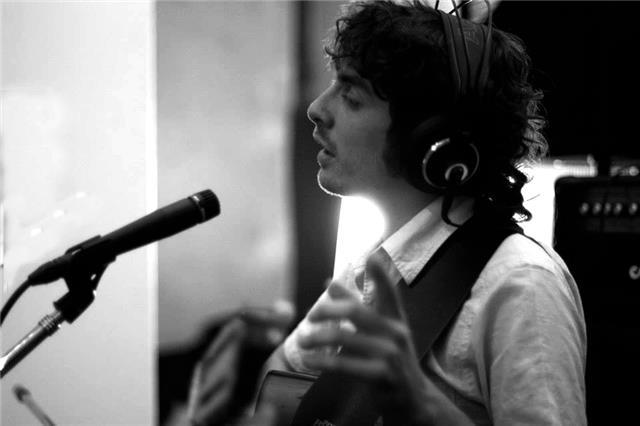 Clases de guitarra clasica/electrica diferentes estilos (rock,blues,latin,bossa) zona poble sec - paralel - plaza españa