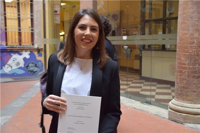 Laureata in Lettere classiche offre ripetizioni di storia, italiano e latino