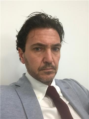Insegnante laureato in Ingegneria Meccanica con diversi anni di esperienza di insegnamento