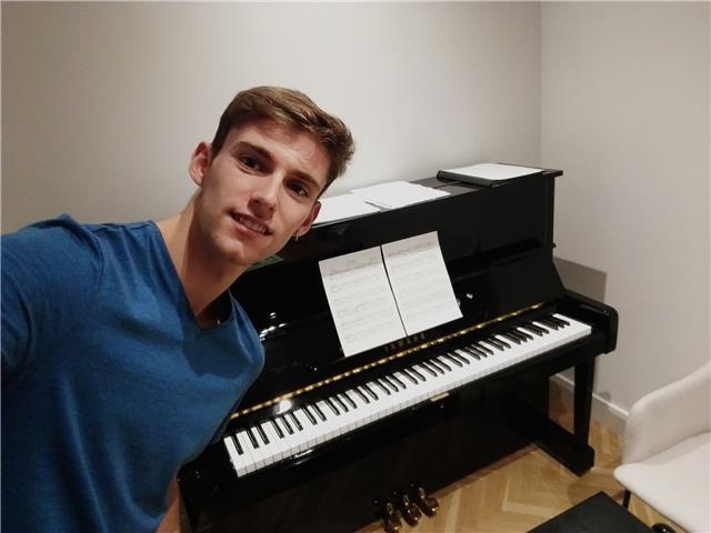 Clases de piano. aprende disfrutando de la buena música