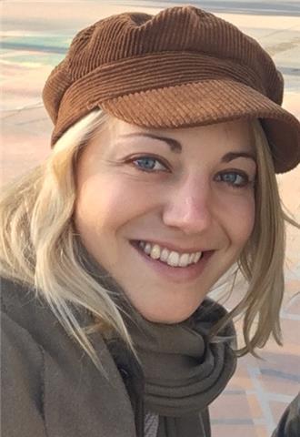 Soy profe de secundaria (español para extranjeros, inglés, educación física), alemana