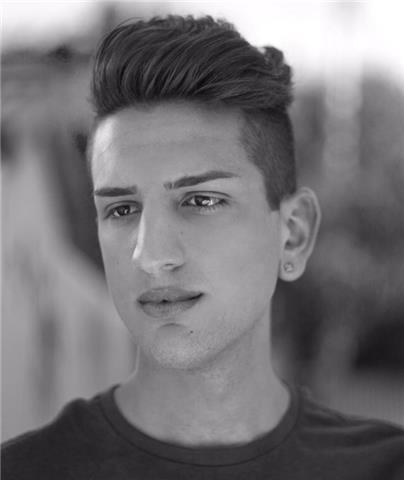 studente diplomato, al terzo anno di design impartisce ripetizioni di inglese, matematica, indesign, illustrator