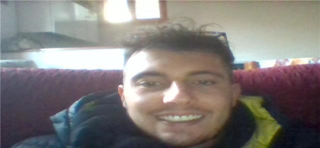 ragazzo laureato impartisce ripetizioni di matematica e materie scientifiche