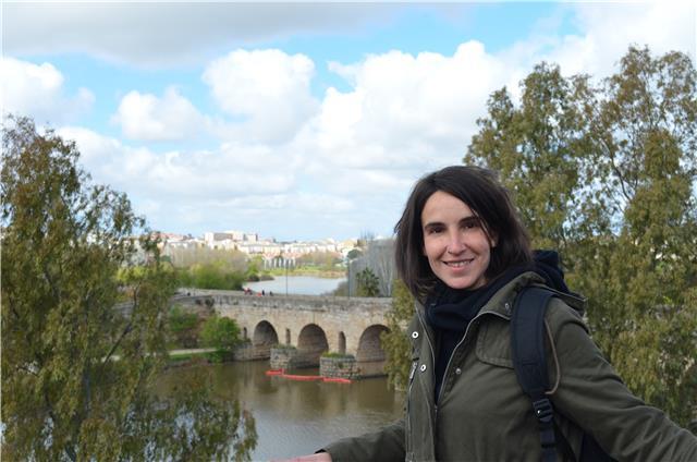 Diplomada en educación primaria y técnico superior en educación infantil se ofrece para dar clases de apoyo en cualquier materia de primaria (6-12 años).tengo mucha experiencia en clases particulares y dispongo de mucho material didáctico. me encanta mi