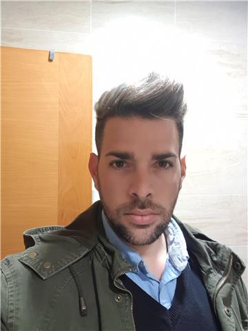 Soy filólogo ..impartiría clases de ingles online y en tarragona podría ser presencial o a domicilio