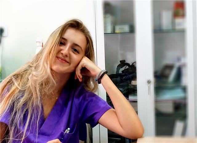 Profesora de matemáticas, resido en Almería y doy clases de matemáticas hasta 3° ESO