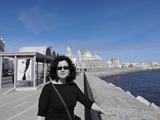 Profesora nativa da clases de español y catalán a particulares o empresas