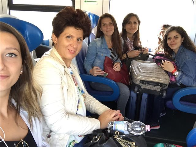 Da anni impartisco lezioni di matematica, chimica e fisica. oltre a ciò sono responsabile di un corso di preparazione ai test universitari in medicina