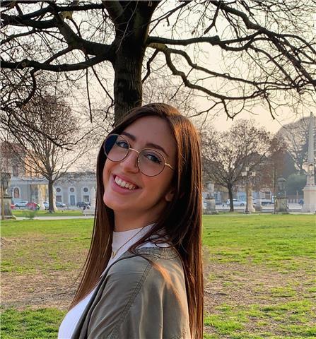 Studentessa universitaria di mediazione linguistica offre lezioni private di inglese, tanto a bambini quanto a ragazzi