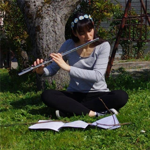 Flautista diplomata impartisce lezioni di Flauto Traverso, Propedeutica musicale, Teoria e Solfeggio