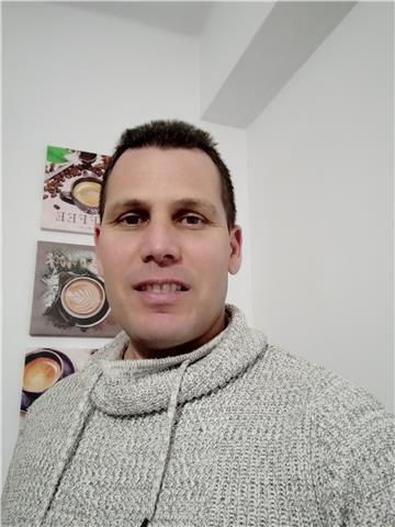 Profesor de educación física y deportes se ofrece a impartir clases de baloncesto, atletismo, fútbol, voleibol, ajedrez, béisbol, softbol, etc; a niños y jóvenes