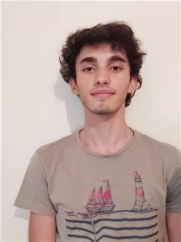 Studente diplomato con 100/100 e lode, come perito chimico. Ho avuto già esperienza nel dare ripetizioni, spero di potervi essere d'aiuto :)