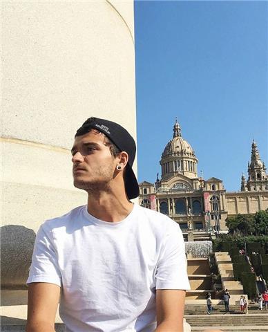 Profesor de biología y ciencias afines hasta bachillerato