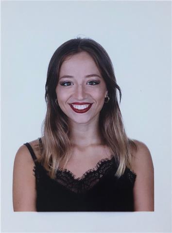 Soy estudiante de primero de pedagogía. imparto clases particulares de primaria, eso y economía, historia y geografía de bachillerato