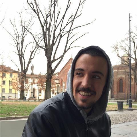 Giovane insegnante di Yoga su Roma, lezioni private anche online