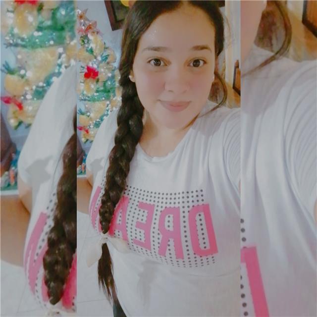 Como una persona que ama lo que hace que cuenta con conocimientos para poder impartir sus clases de manera serena, organizada.

Daria clases a niños y adultos