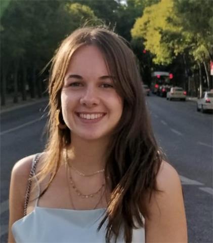 Estudiante de estudios ingleses da clases particulares de euskara, inglés, lengua y francés