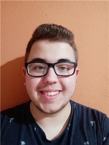 Soy un joven simpático con vocación para la docencia y muchas ganas de que los más jóvenes aprendan de la mejor manera posible. Clases a alumnos de primaria y ESO