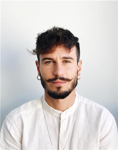 Doy clases online de italiano y de programas digitales como photoshop, illustrator, indesign