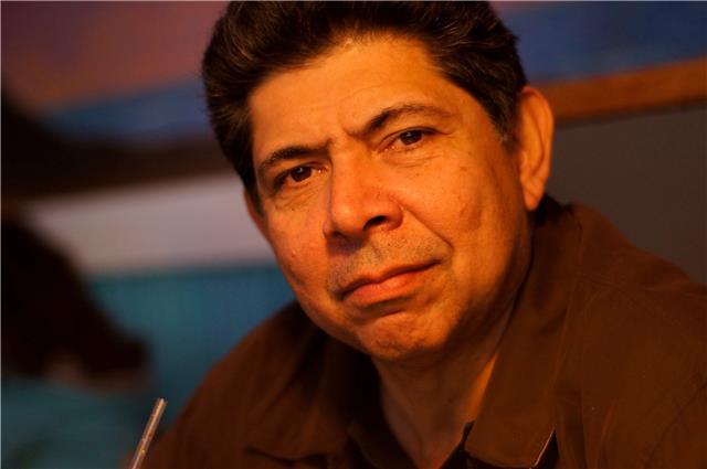 Profesor con 30 años de experiencia da clases de Mecánica de fluidos, Estática, Resistencia de materiales, Dinámica, Física