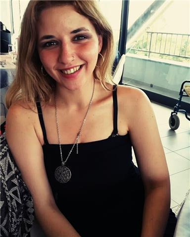 Laureata in psicologia offre lezioni e supporto scolastico per materie umanistiche