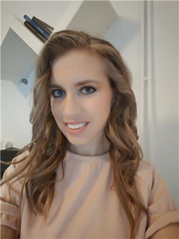 Insegnante di materie letterarie per ripetizioni scuole medie e superiori o corsi di lingue francese e neogreco