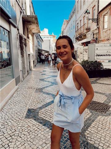 Doy clases particulares de cualquier asignatura de primaria y secundaria. también doy clases de francés