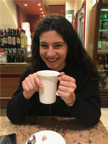 Studentessa all'ultimo anno di liceo linguistico