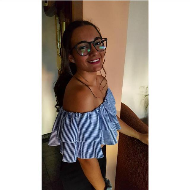 Estoy disponible a dar clases de castellano y catalán nativo y de ingles nivel b2