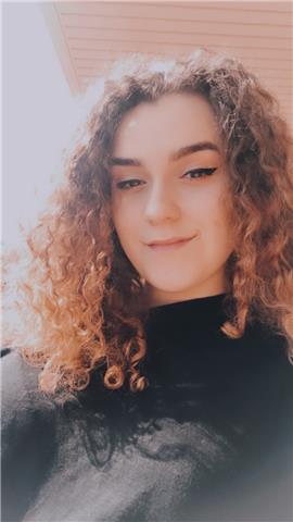 Profesora de inglés con experiencia en clases para niños y adolescentes. he vivido un año en inglaterra y obtenido el nivel c1, por lo que cuento con muchas expresiones nativas