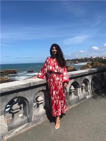 ! soy una estudiante de universidad que estudia el grado de trabajo social. tengo 20 años y tengo experiencia en dar clases de apoyo a niños primaria. kaixo gizarte langintzako ikaslea naiz, aurten bigarren mailan nago. hogei urte ditut eta lehen hez